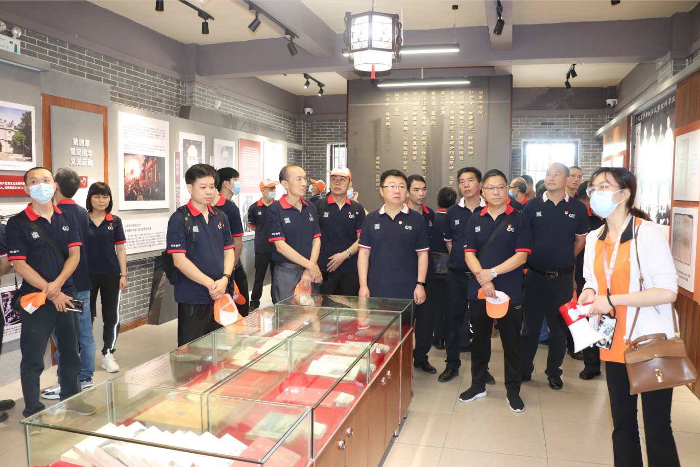 傳承紅色基因，凝聚奮進(jìn)力量 ——華新彩印公司黨委開(kāi)展黨性教育實(shí)踐活動(dòng)